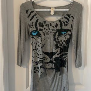 Grey 3/4 sleeve t shirt leopard face